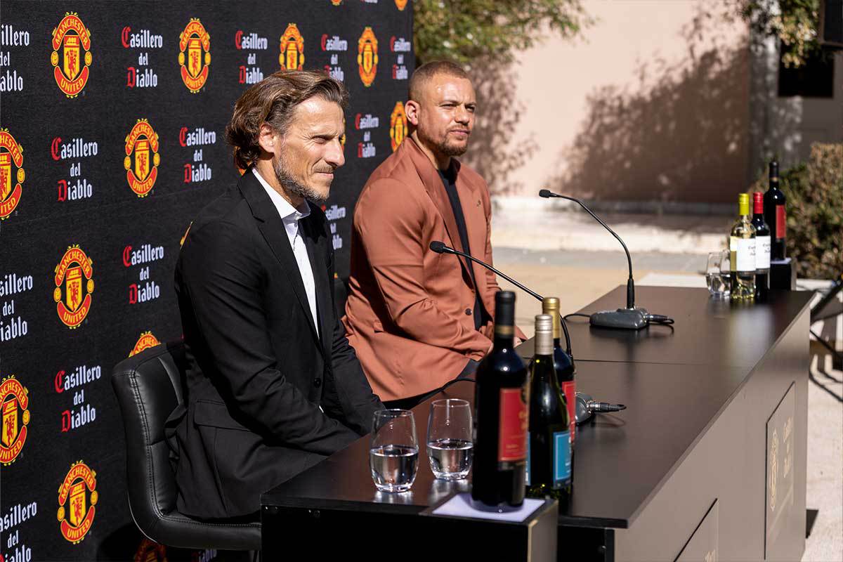 Leyendas del Manchester United visitaron Viña Concha y Toro