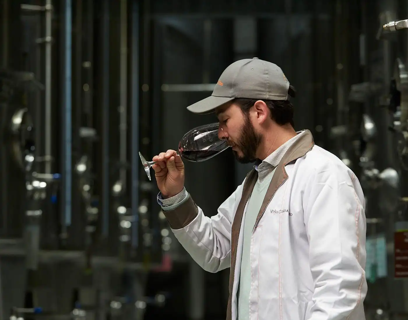 trabajador en bodega